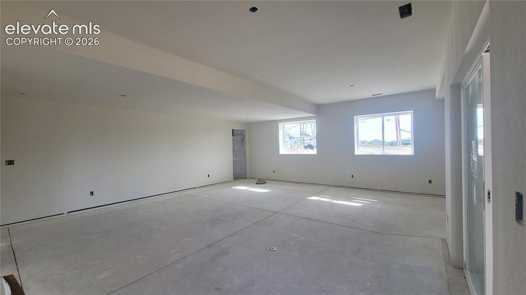 Image 23 of 44: Family Room