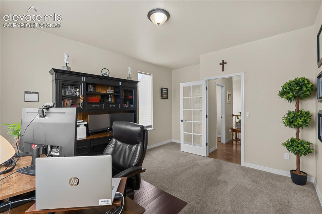 Image 17 of 44: Office