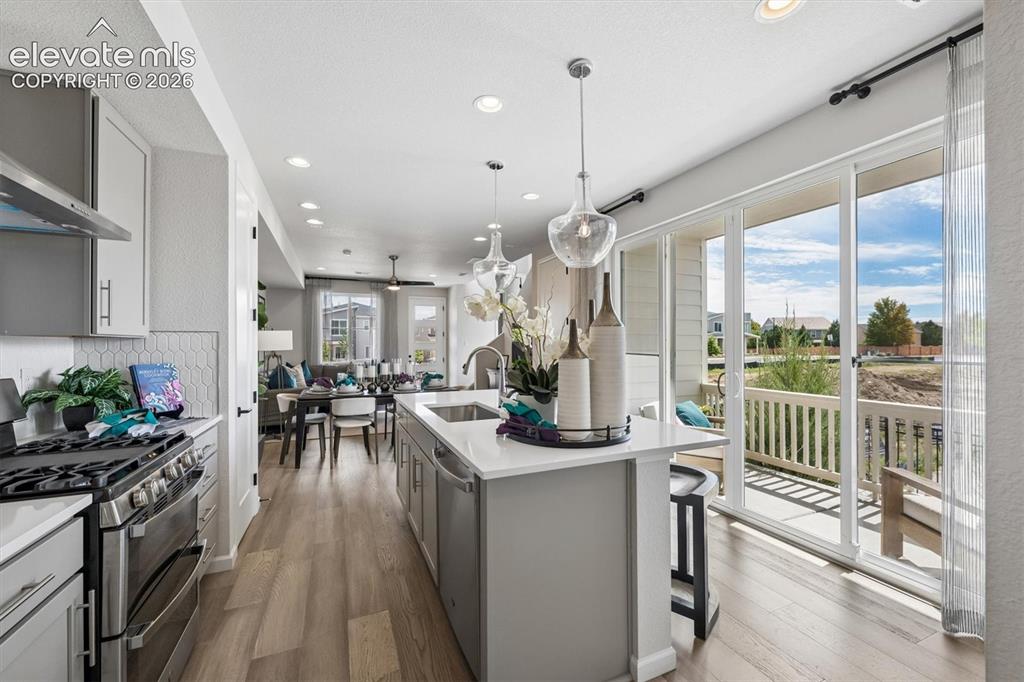 Image 11 of 21: Kitchen