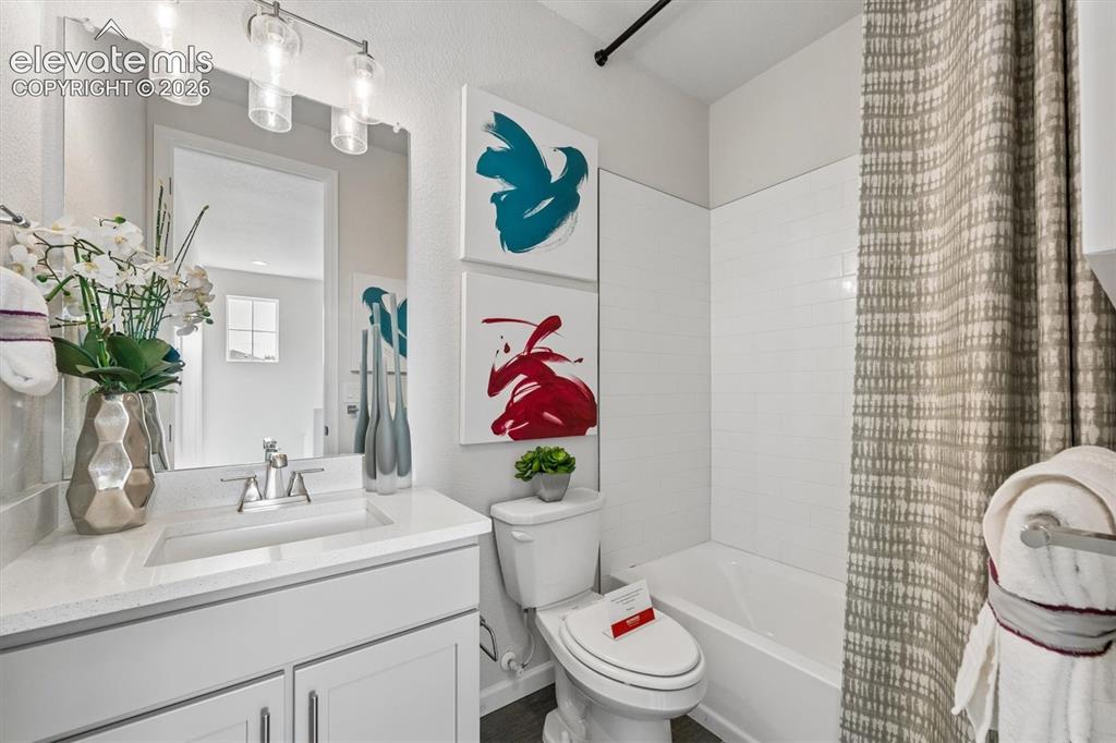 Image 15 of 21: Bathroom