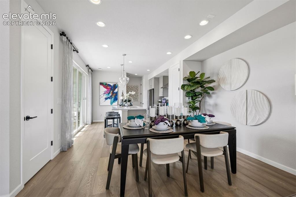 Image 7 of 21: Dining Area