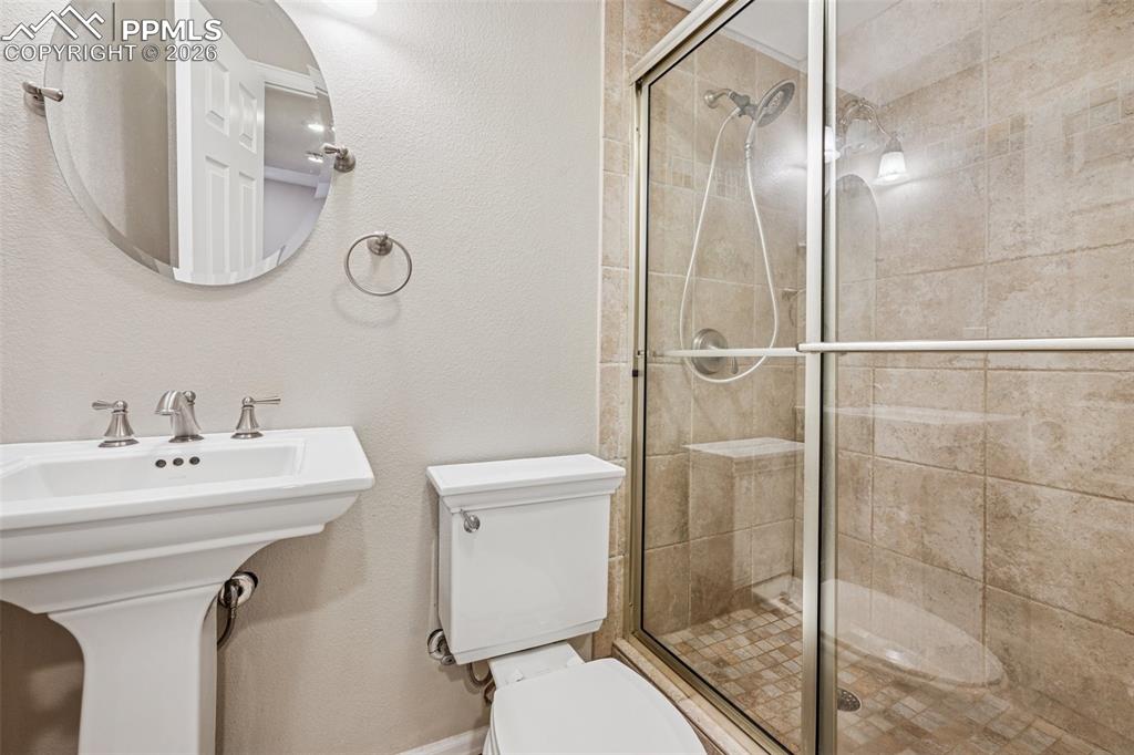 Image 29 of 39: Basement Bath