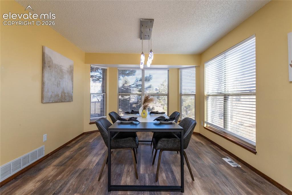 Image 10 of 47: Dining Room