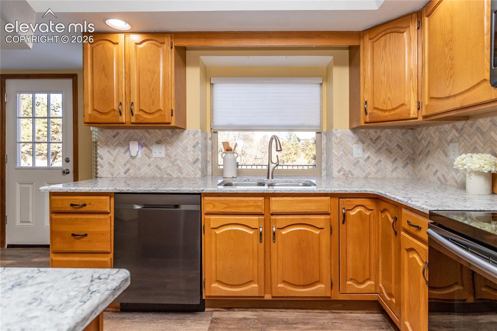 Image 12 of 47: Kitchen