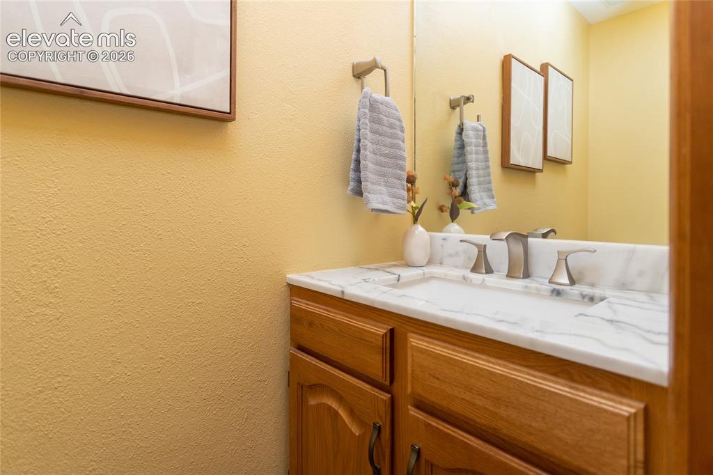 Image 20 of 47: Bathroom
