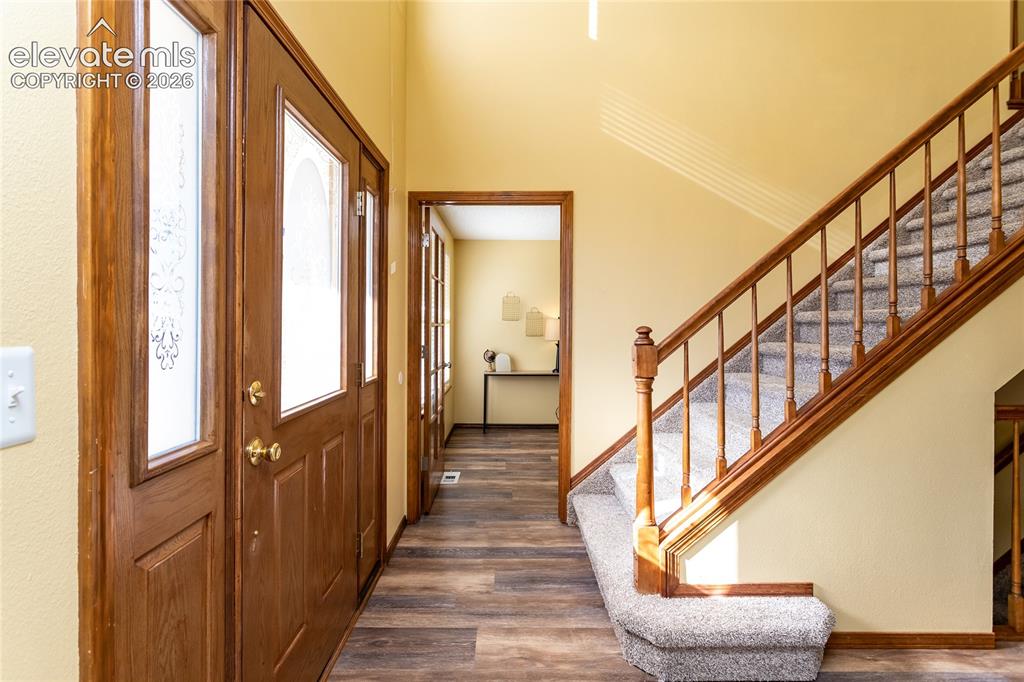 Image 4 of 47: Entry