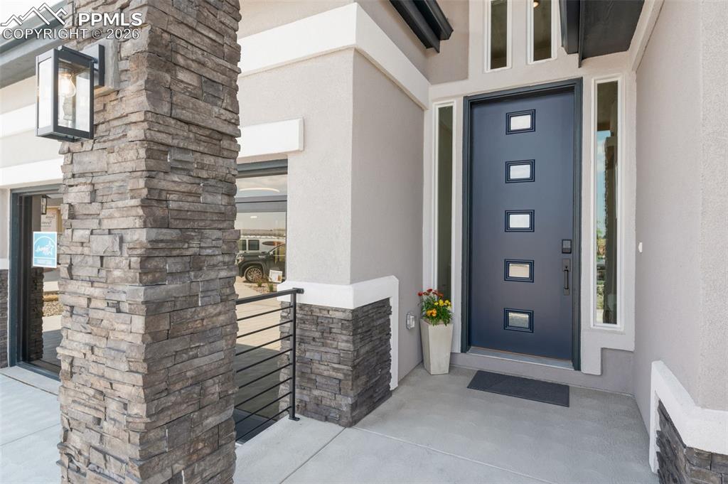 Image 2 of 50: Entry