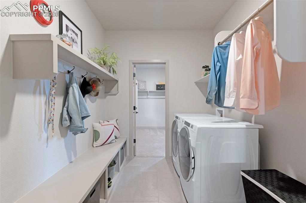 Image 28 of 50: Laundry