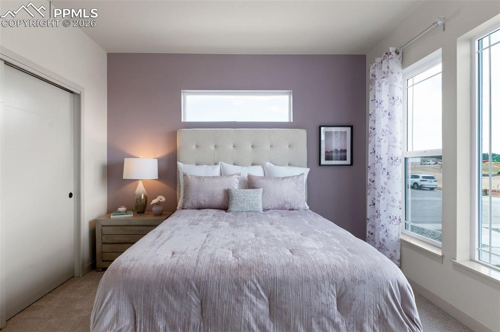 Image 29 of 50: Bedroom