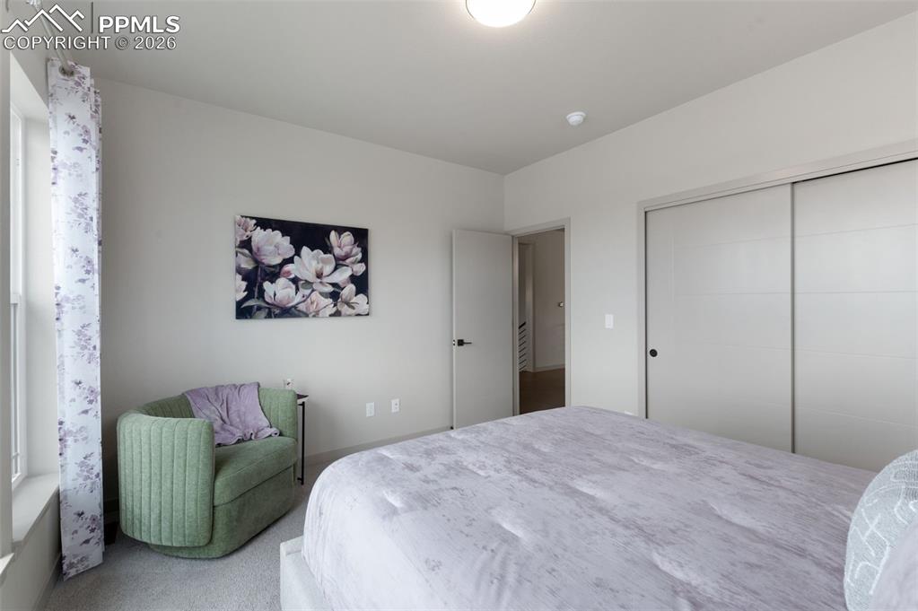 Image 30 of 50: Bedroom