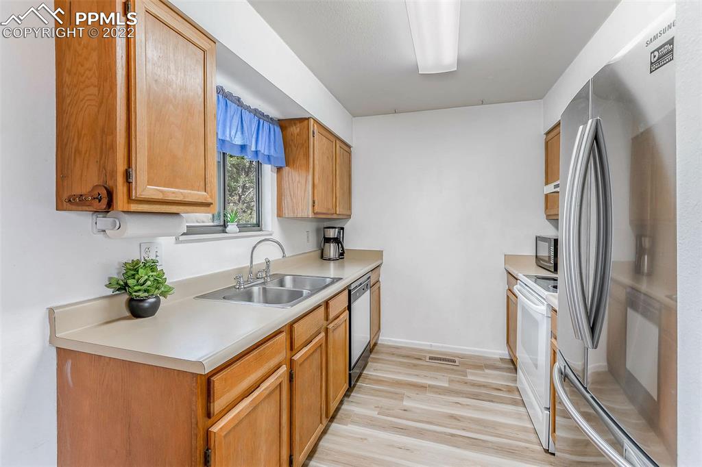 Listing 3655453, Image 11 of 22