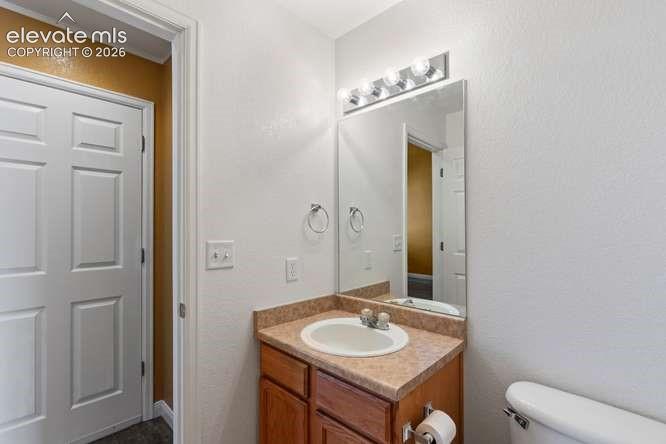 Image 18 of 50: Bathroom