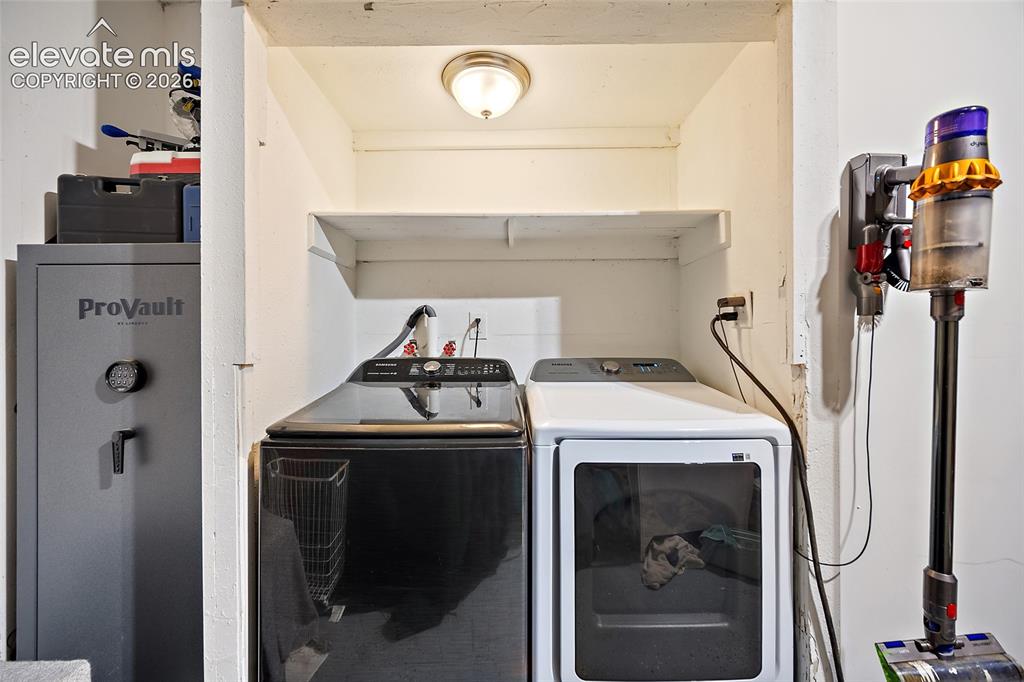 Image 17 of 23: Laundry