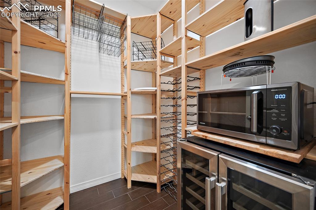 Image 15 of 50: Pantry