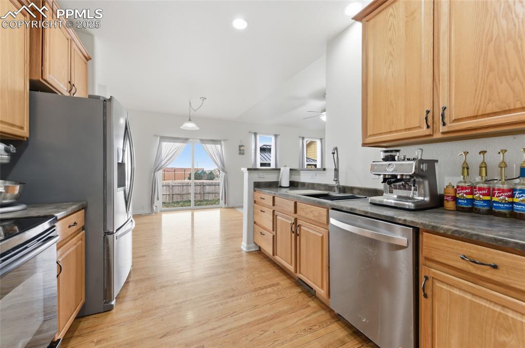 Image 8 of 29: Kitchen