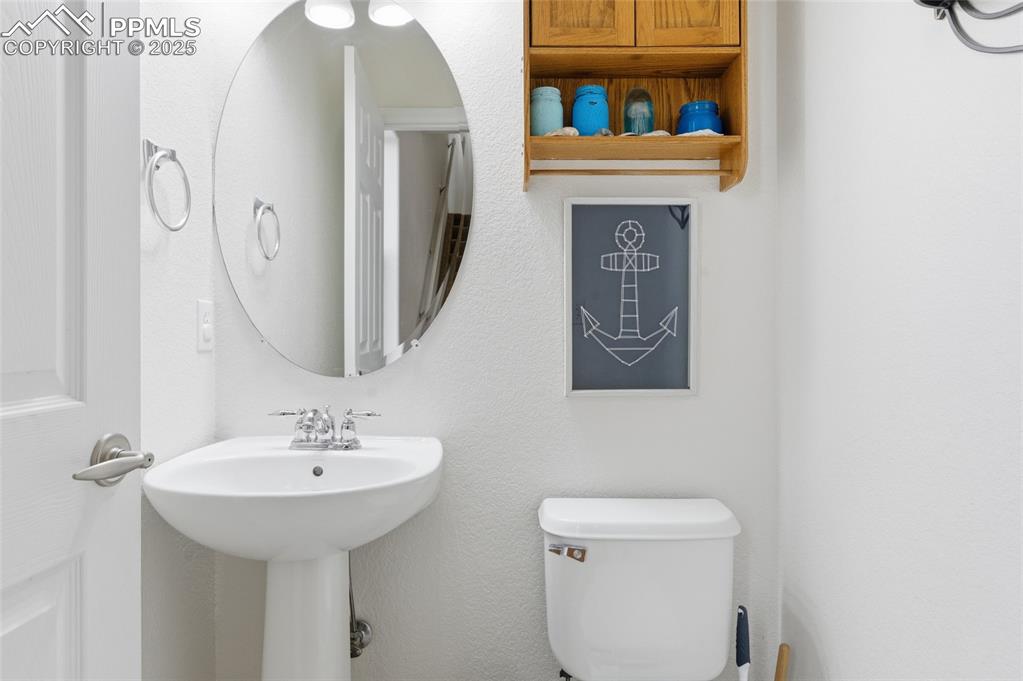 Image 9 of 29: Bathroom