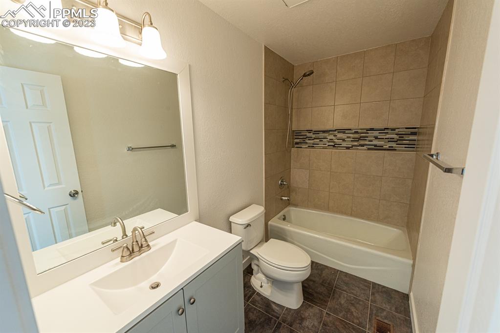 Listing 3658121, Image 17 of 39