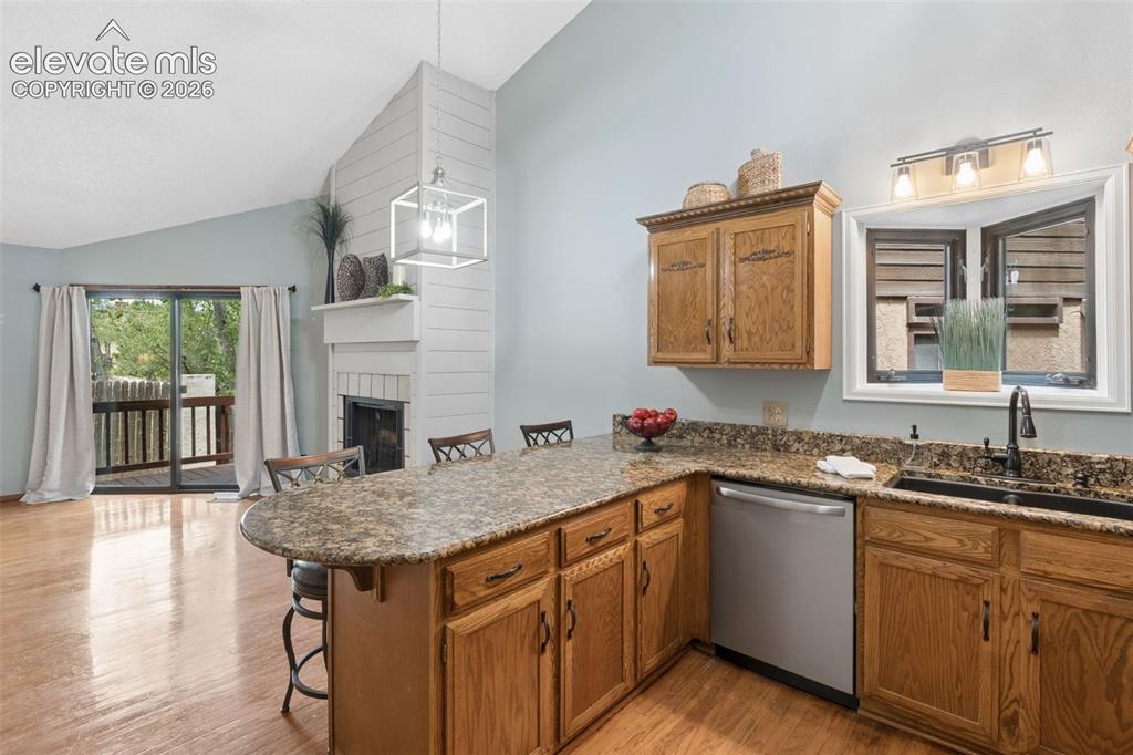 Image 12 of 34: Kitchen