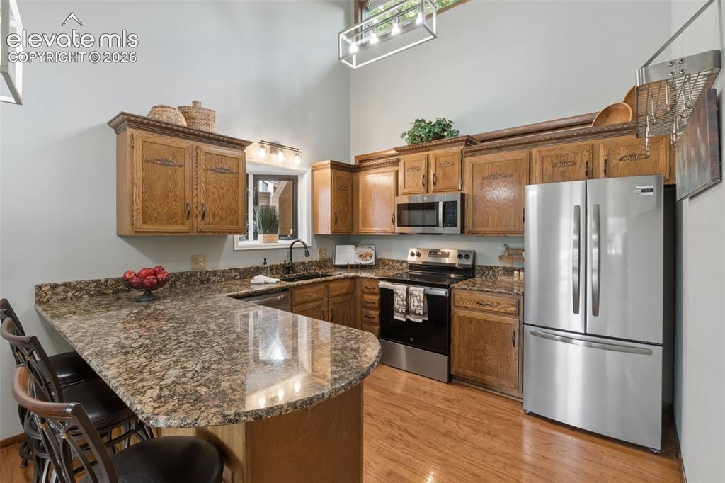 Image 13 of 34: Kitchen