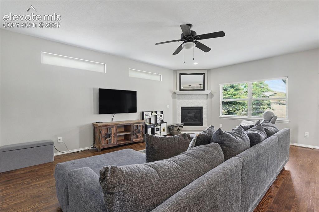Image 14 of 45: Family Room