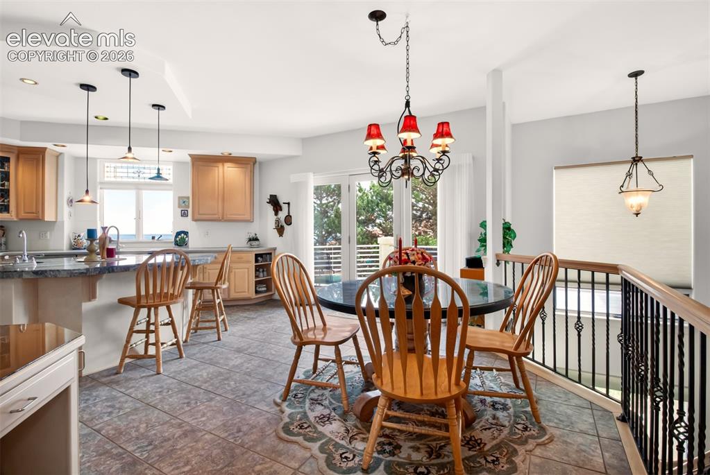 Image 10 of 48: Dining Area