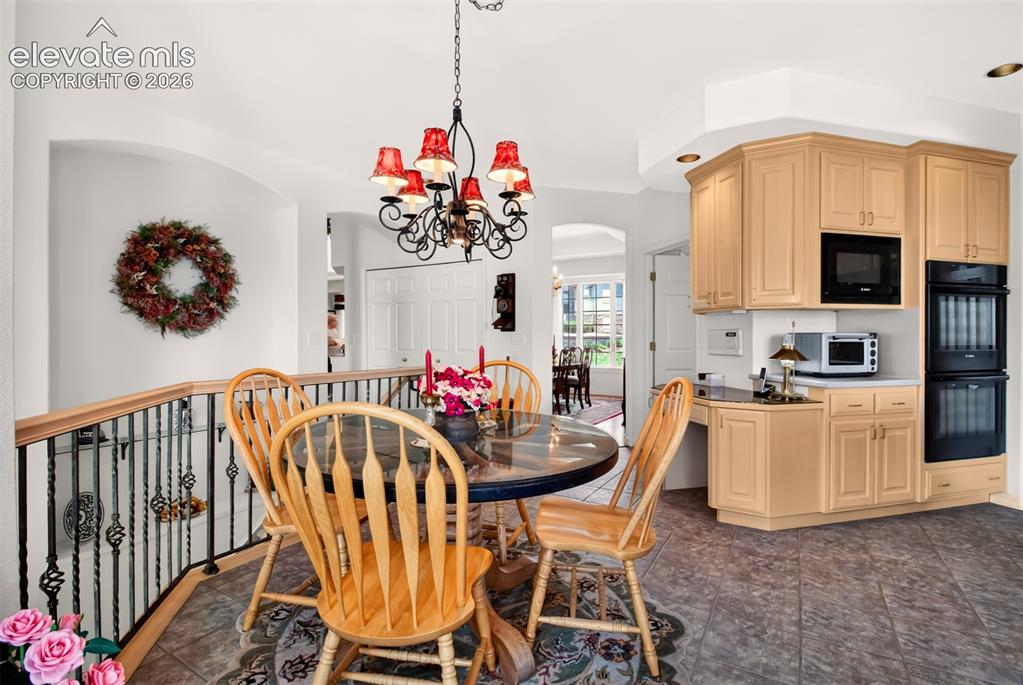 Image 12 of 48: Dining Area