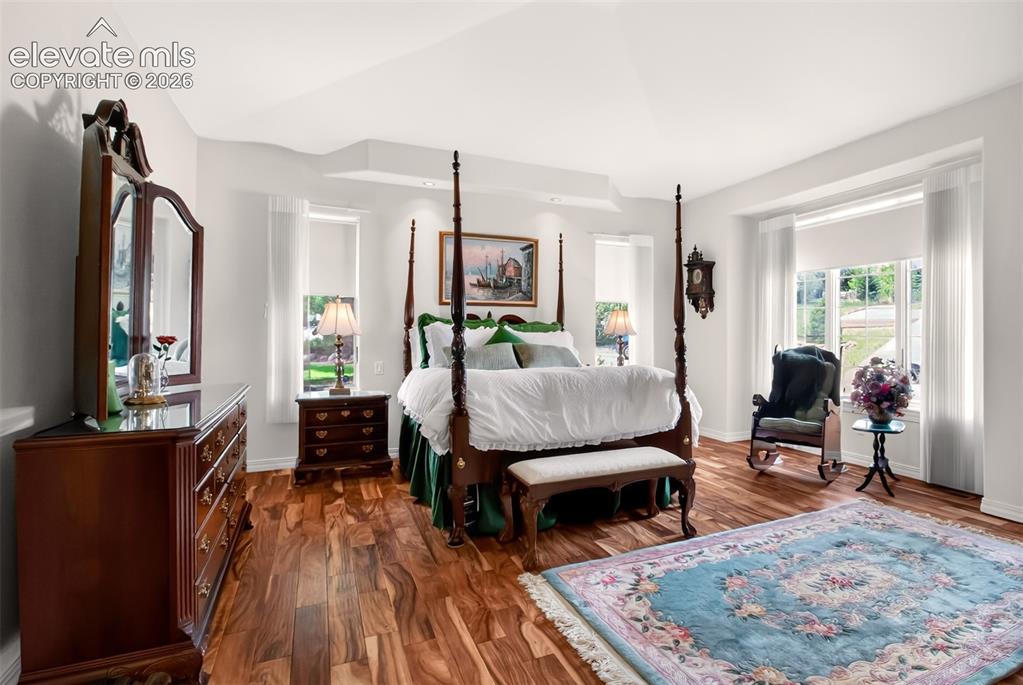 Image 15 of 48: Bedroom