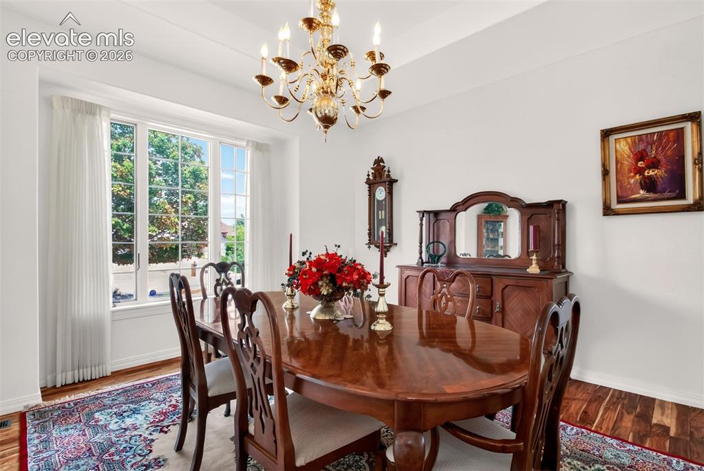 Image 20 of 48: Dining Area