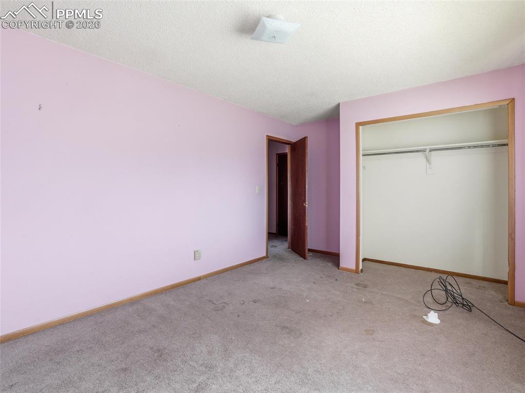 Image 19 of 37: Bedroom