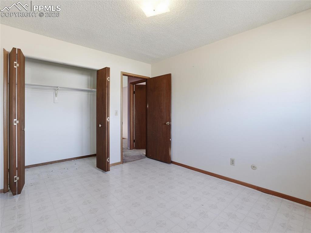 Image 21 of 37: Bedroom