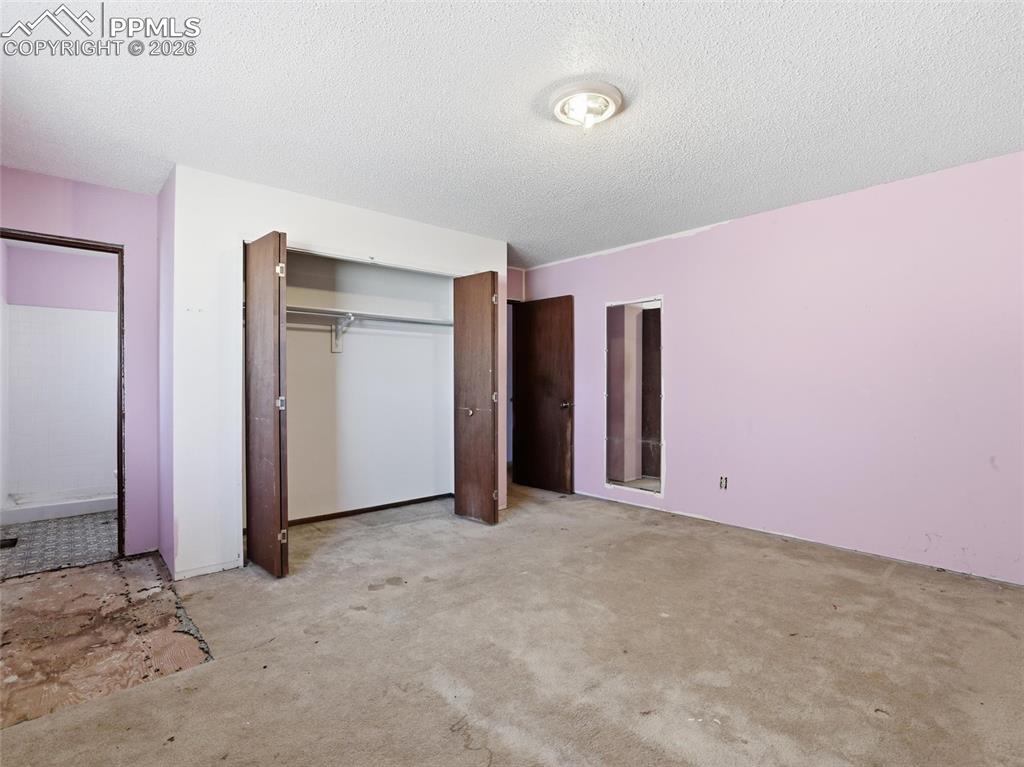 Image 24 of 37: Bedroom