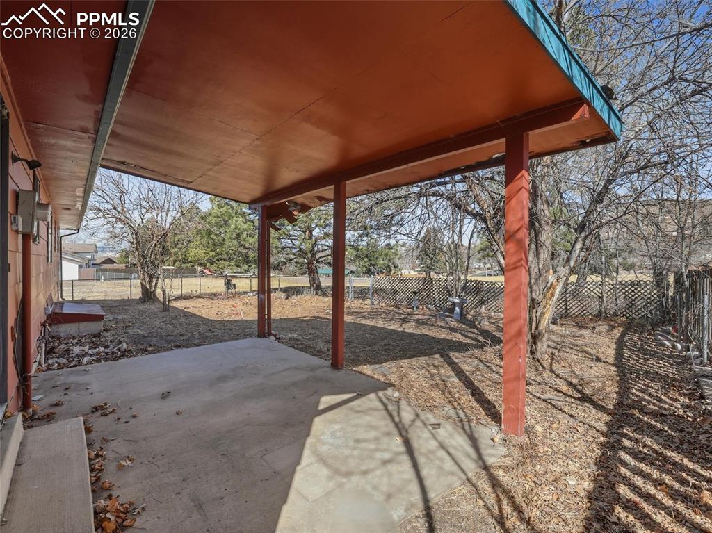 Image 33 of 37: Patio