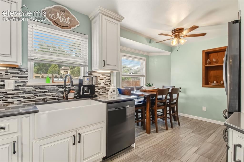 Image 10 of 31: Kitchen
