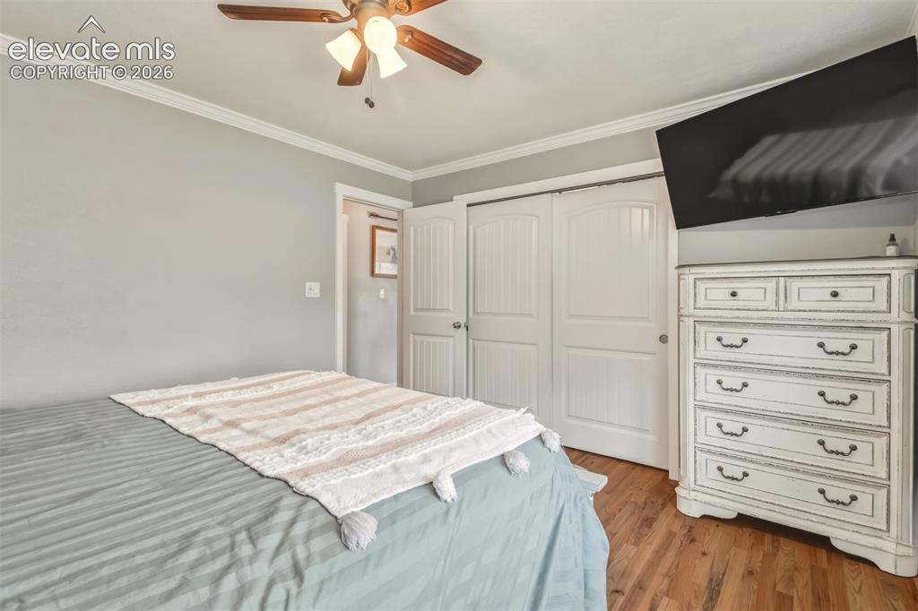 Image 13 of 31: Bedroom