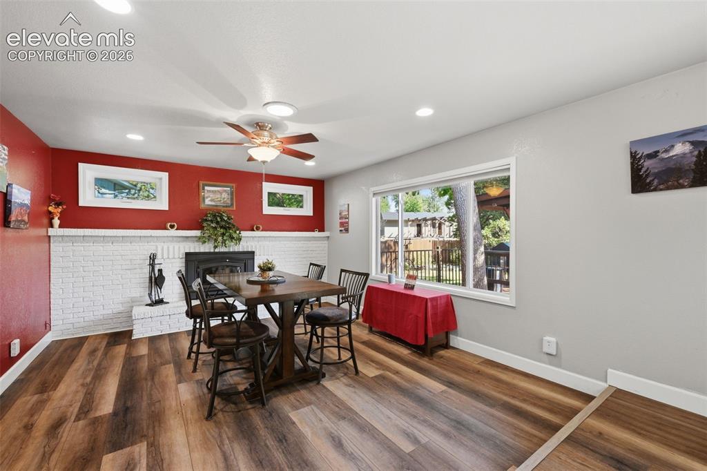 Image 17 of 47: Dining Area