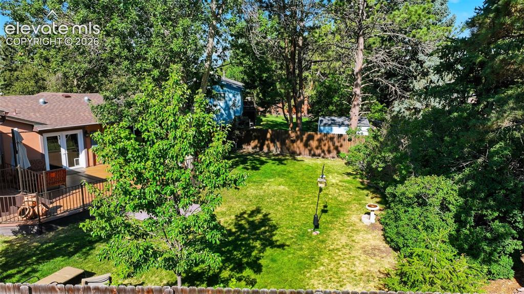 Image 8 of 47: Yard