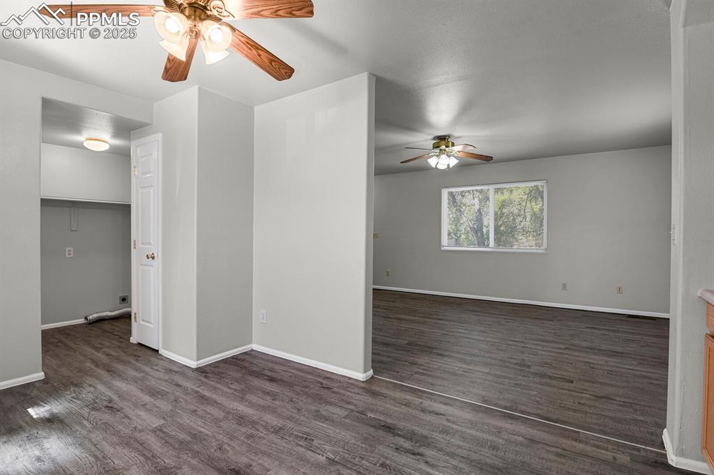 Image 18 of 30: Kitchen