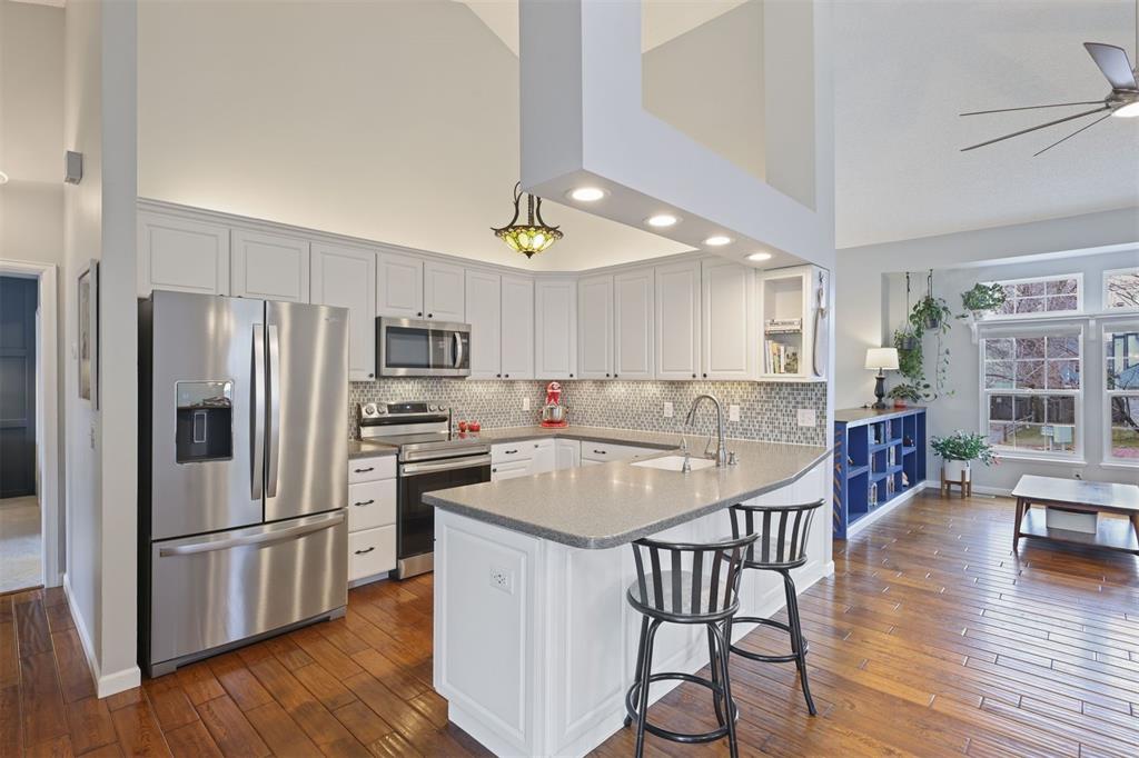 Image 2 of 43: Kitchen