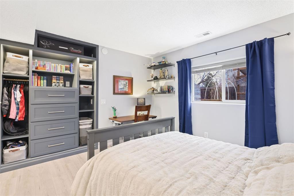 Image 20 of 43: Bedroom