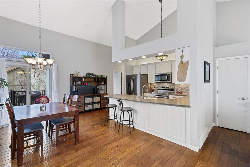 Image 6 of 43: Kitchen