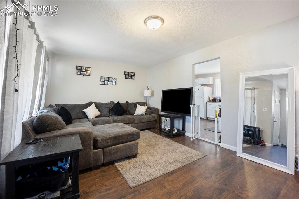 Image 4 of 46: Living Room