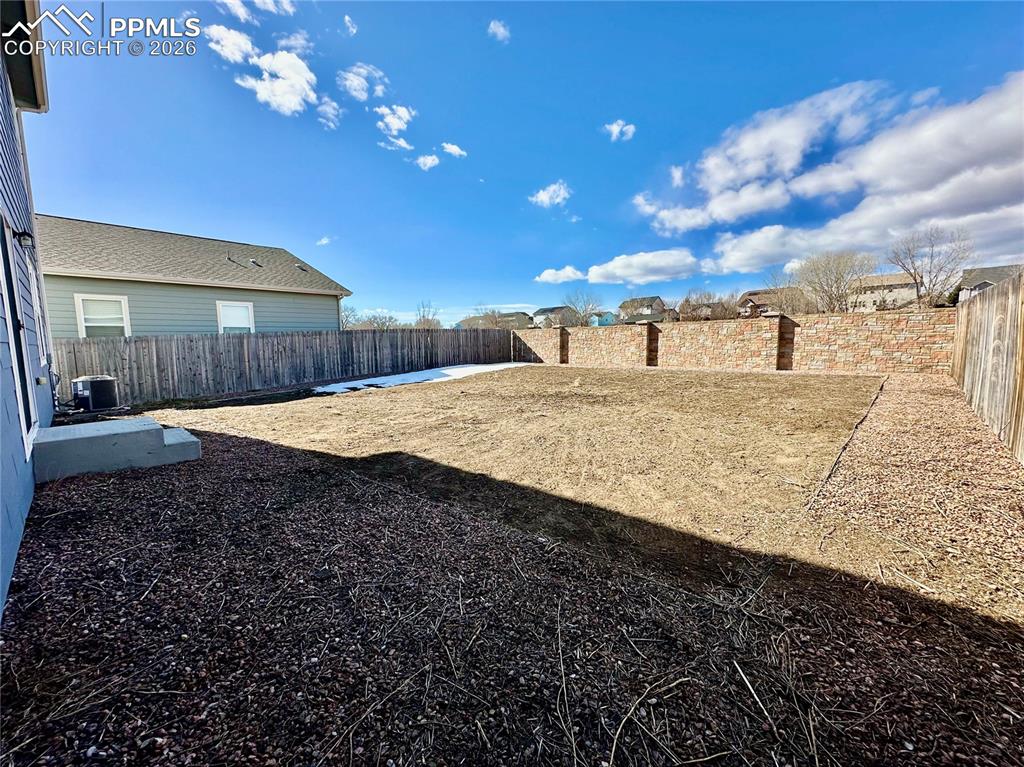 Image 22 of 22: Yard