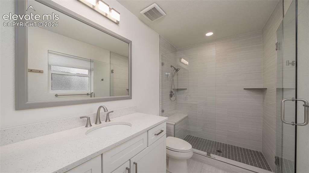 Image 13 of 35: Bathroom