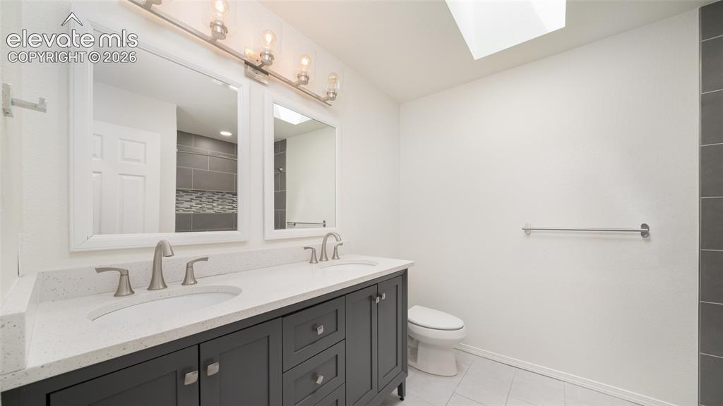 Image 15 of 35: Bathroom