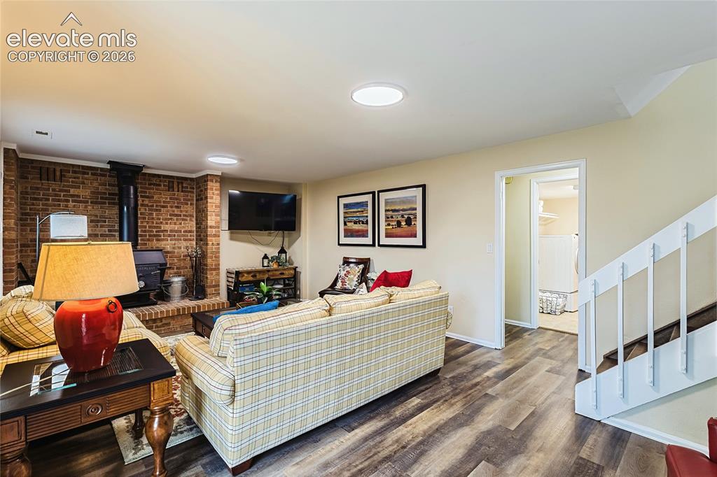Image 10 of 37: Family Room