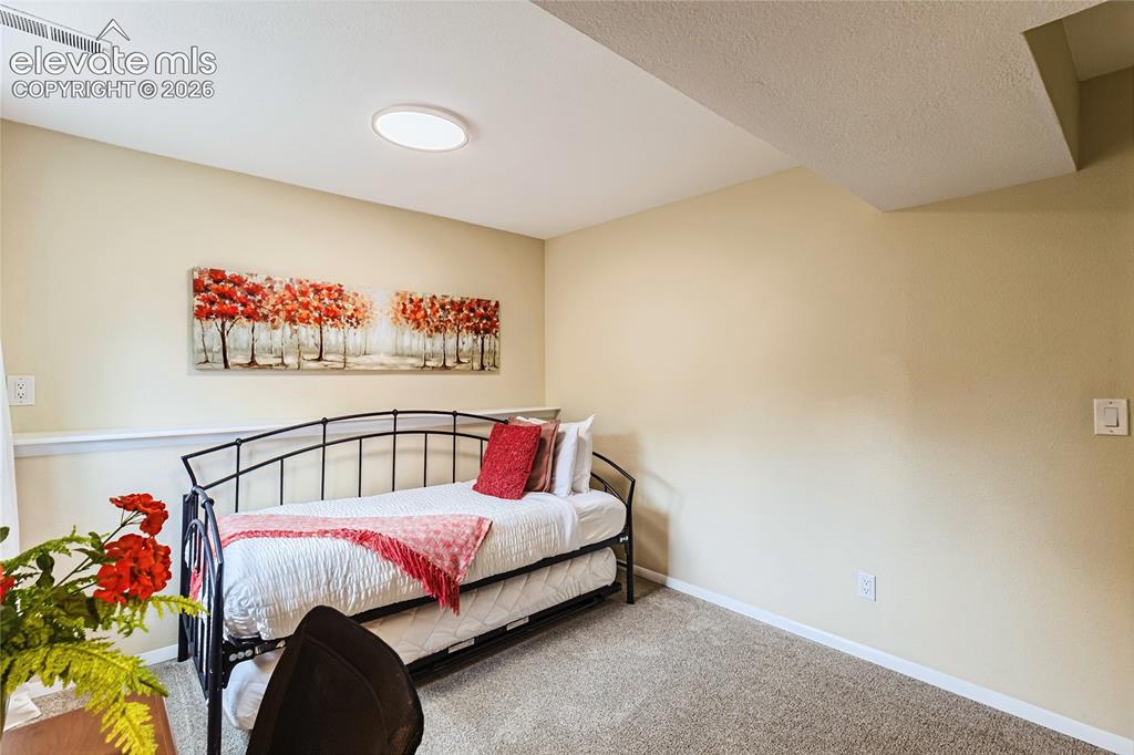 Image 14 of 37: Bedroom