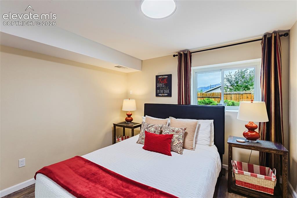 Image 16 of 37: Bedroom