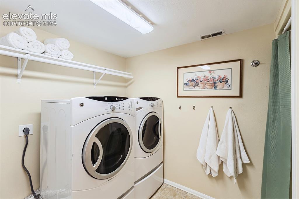 Image 27 of 37: Laundry