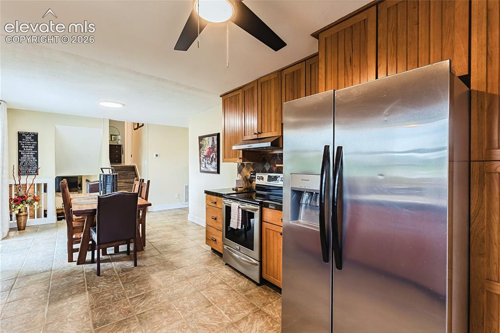 Image 5 of 37: Kitchen