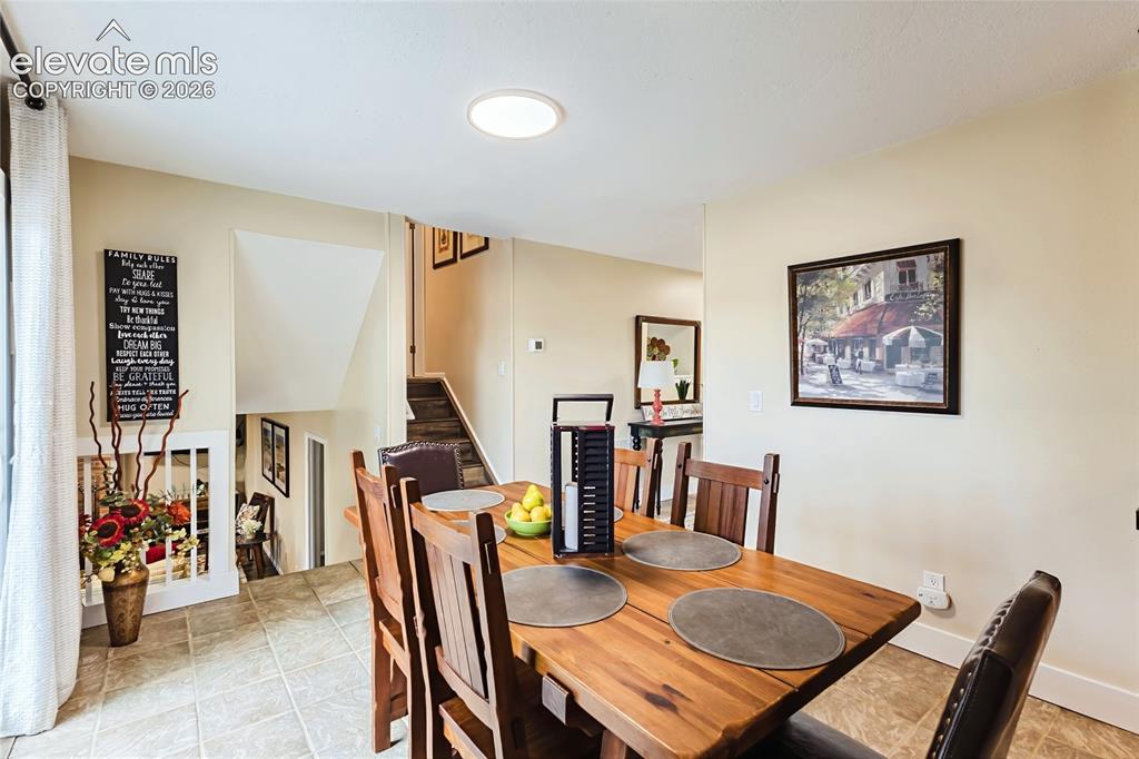 Image 7 of 37: Dining Area